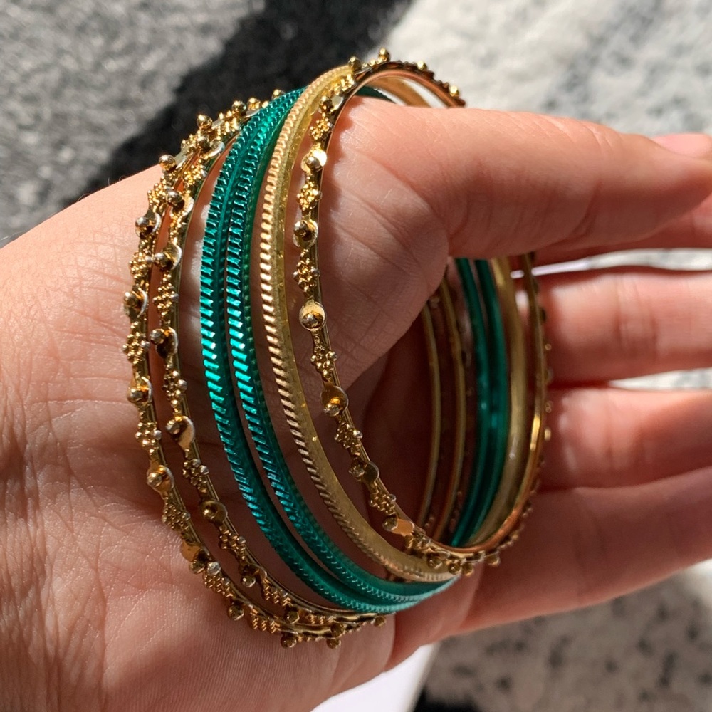 6-piece fashion bangles